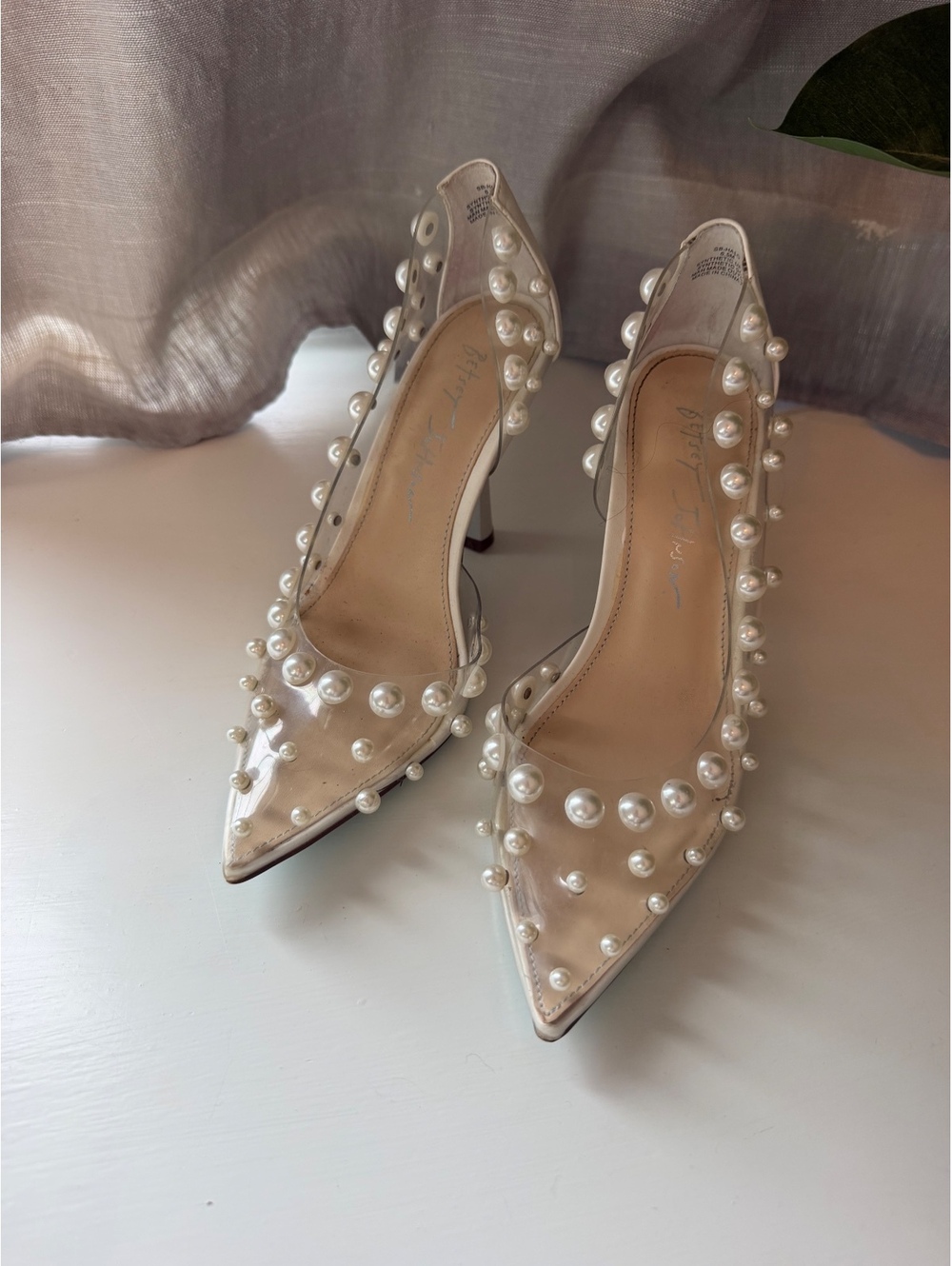 Betsey Johnson Halo Clear Pearl Heel - Picture 2 of 7